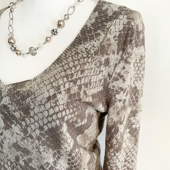 Women’s Express V-Neck Metallic Sweater - Picture 9 of 16